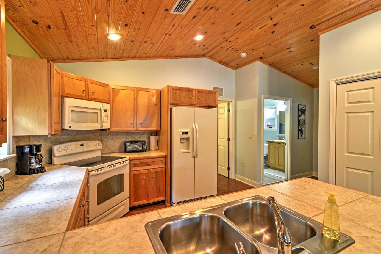 Crystal River Cottage On 1 Acre With Deck And Porch! Yankeetown المظهر الخارجي الصورة