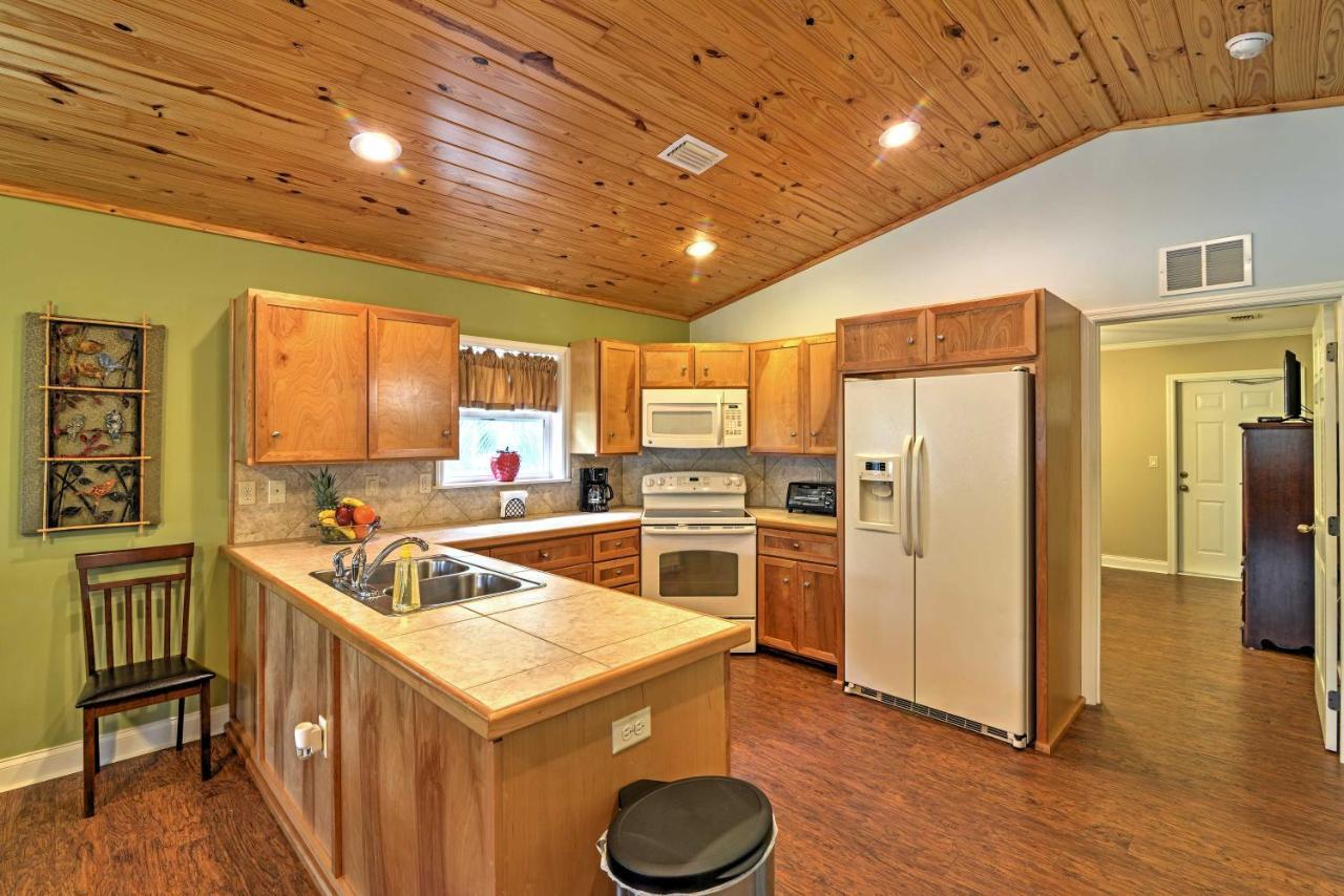 Crystal River Cottage On 1 Acre With Deck And Porch! Yankeetown المظهر الخارجي الصورة