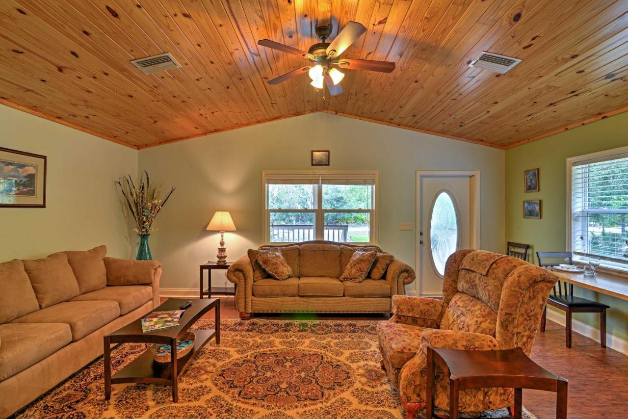 Crystal River Cottage On 1 Acre With Deck And Porch! Yankeetown المظهر الخارجي الصورة