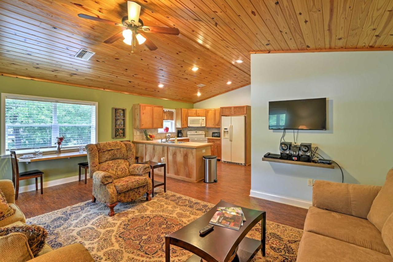 Crystal River Cottage On 1 Acre With Deck And Porch! Yankeetown المظهر الخارجي الصورة