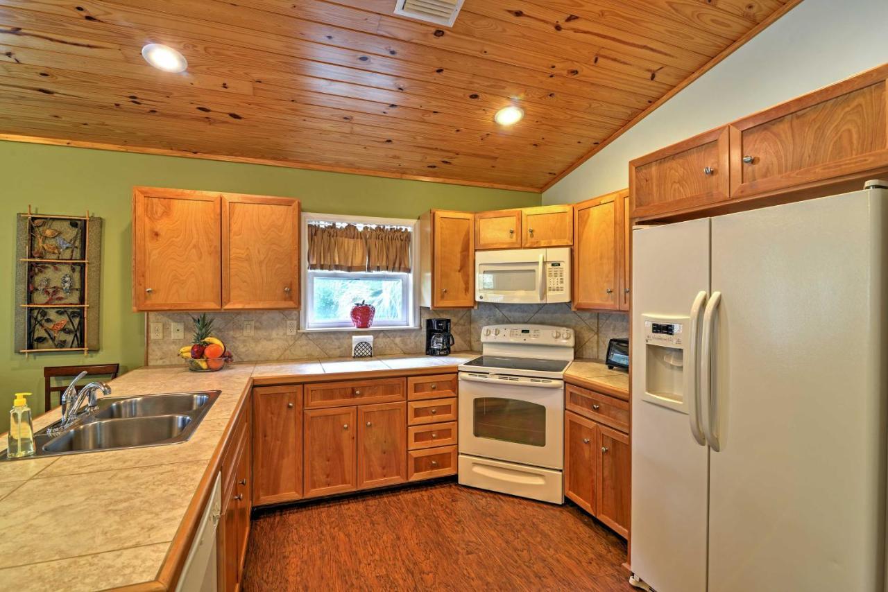 Crystal River Cottage On 1 Acre With Deck And Porch! Yankeetown المظهر الخارجي الصورة