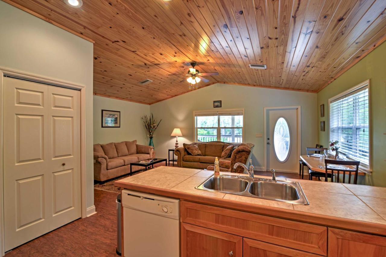 Crystal River Cottage On 1 Acre With Deck And Porch! Yankeetown المظهر الخارجي الصورة