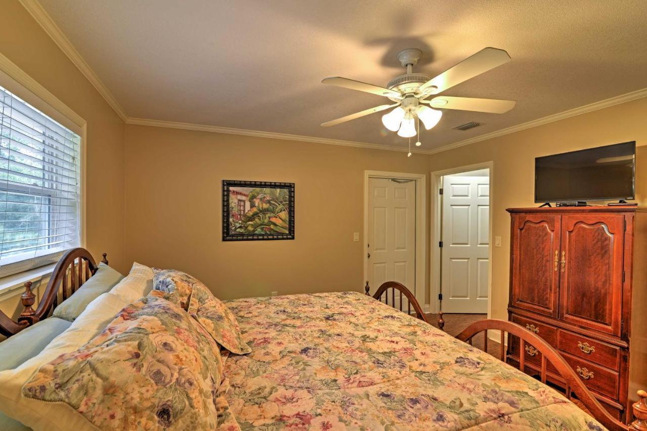 Crystal River Cottage On 1 Acre With Deck And Porch! Yankeetown المظهر الخارجي الصورة
